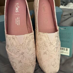 TOMS Women's Classic Pink Wedding Day Print Size 8.5